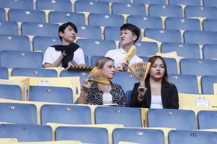 Dečki u crnom i u dalekom Kazahstanu: Pogledajte &scaron;to su navijači napravili u Astani, u Maksimirsku 128 stiže nova kazna?