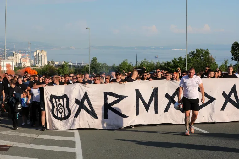 Ovako je to izgledalo prethodnih godina, a nečem sličnom svjedočit ćemo i ove godine: 'Živimo za Rijeku i Hrvatsku'