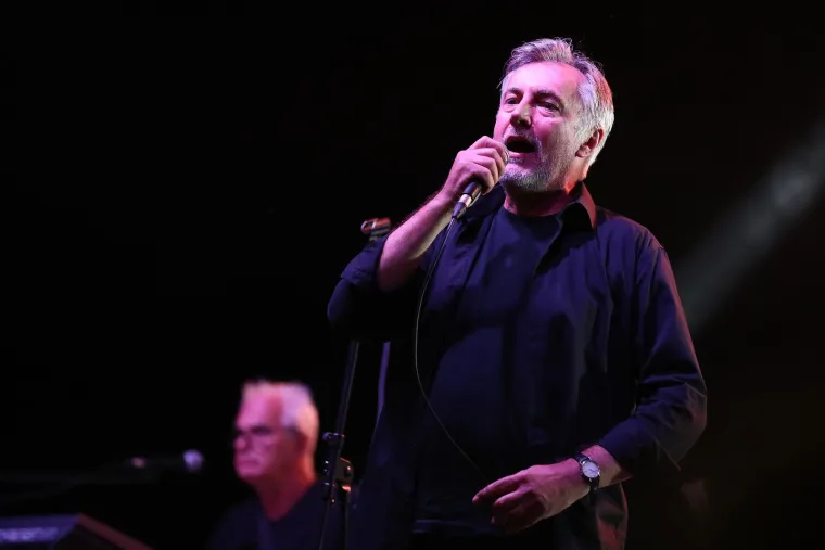 Škoro kao u dobre stare dane održao koncert. Slavio dan župe u Sesvetama, stigao i Mate Bulić