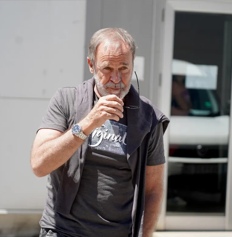 U humorističnoj seriji "Bitange i princeze" 2009., Lasić je glumio Pukovnika.