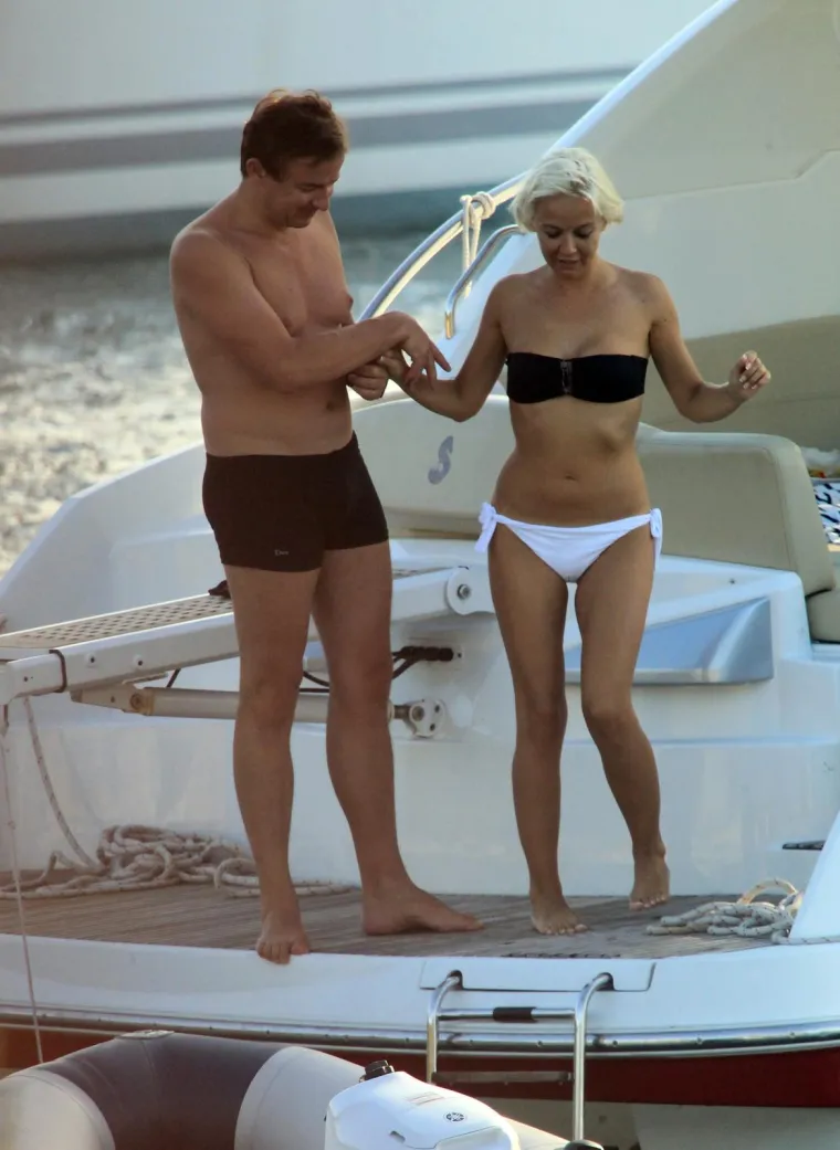 &Scaron;uput i njezin tada&scaron;nji dečko nisu skidali ruke jedno s drugoga, a o Majinu presvlačenju bikinija danima se pričalo