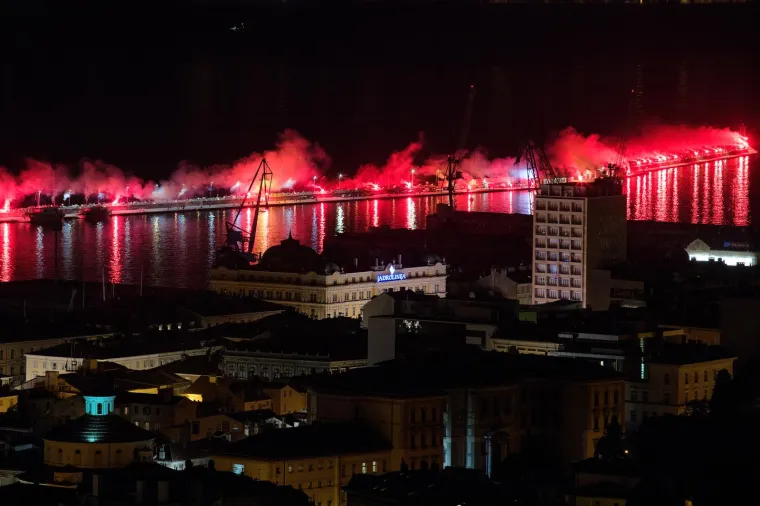 Ovako je to izgledalo prethodnih godina, a nečem sličnom svjedočit ćemo i ove godine: 'Živimo za Rijeku i Hrvatsku'