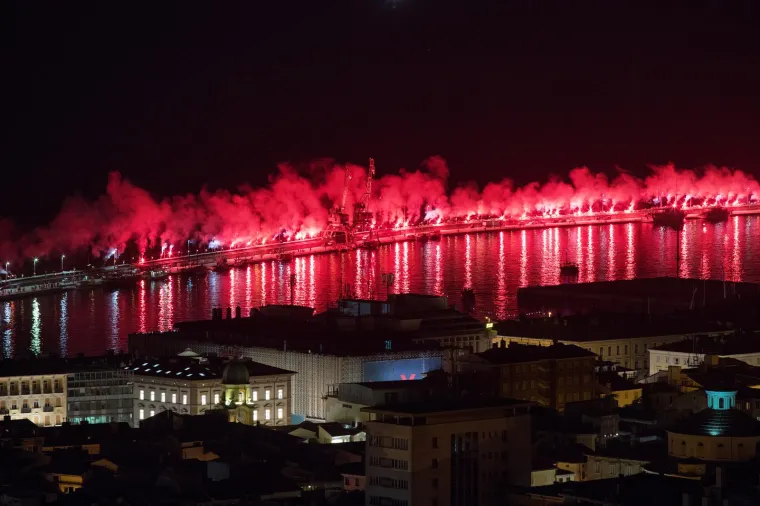 Ovako je to izgledalo prethodnih godina, a nečem sličnom svjedočit ćemo i ove godine: 'Živimo za Rijeku i Hrvatsku'