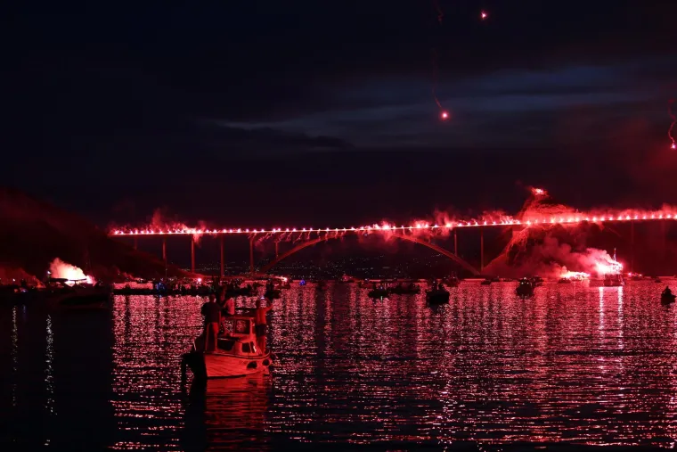 Ovako je to izgledalo prethodnih godina, a nečem sličnom svjedočit ćemo i ove godine: 'Živimo za Rijeku i Hrvatsku'