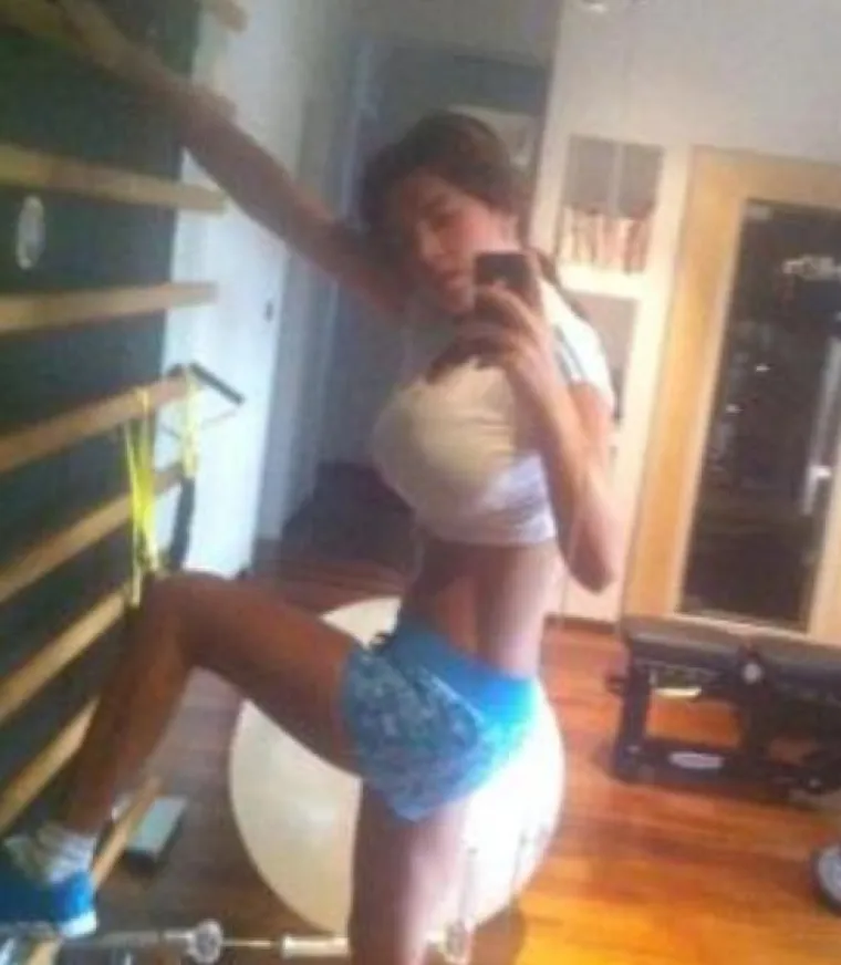 &Scaron;to ste prvo primijetili? Nives Celzijus provocira u minijaturnom bikiniju! Izbacila osunčanu guzu i zapalila sve