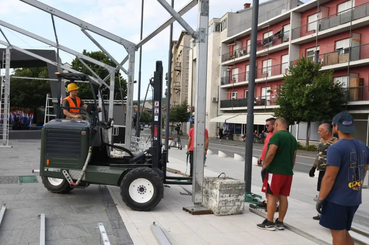 Posljednje pripreme za 'Oluju': Radi se punom parom, strojevi se ne gase, šator postavlja. Kako će sve izgledati?