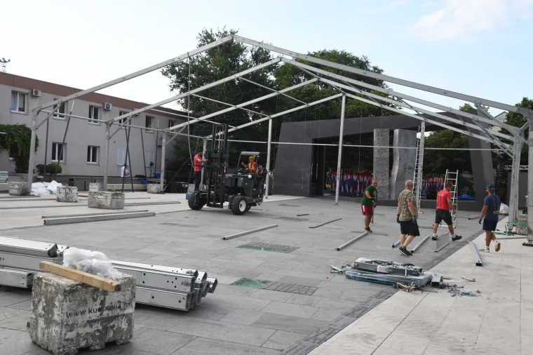 Posljednje pripreme za 'Oluju': Radi se punom parom, strojevi se ne gase, šator postavlja. Kako će sve izgledati?