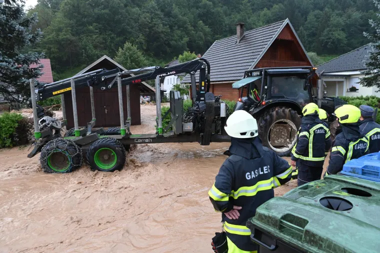 Dramatični fotoizvje&scaron;taj iz Slovenije, ovi prizori lede krv u žilama: 'Nažalost, ostvaruje se najgori scenarij'
