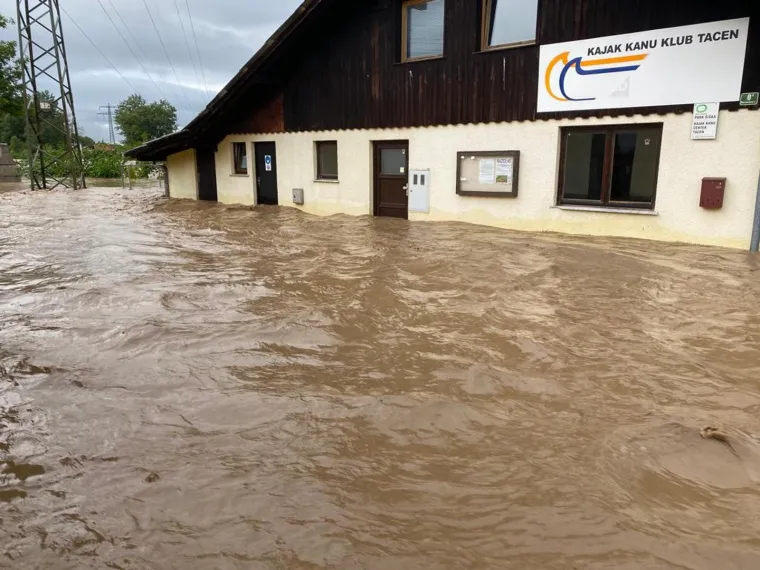 Pogledajte prizore kaosa: Žestoke bujice odnijele sve pred sobom i poplavile mjesto tik uz Ljubljanu