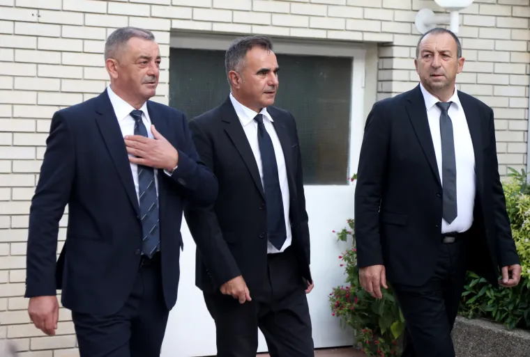 Milanovićev svečani prijem u Kninu: Svi dobro raspoloženi, slave Dan pobjede! Pogledajte tko je sve došao