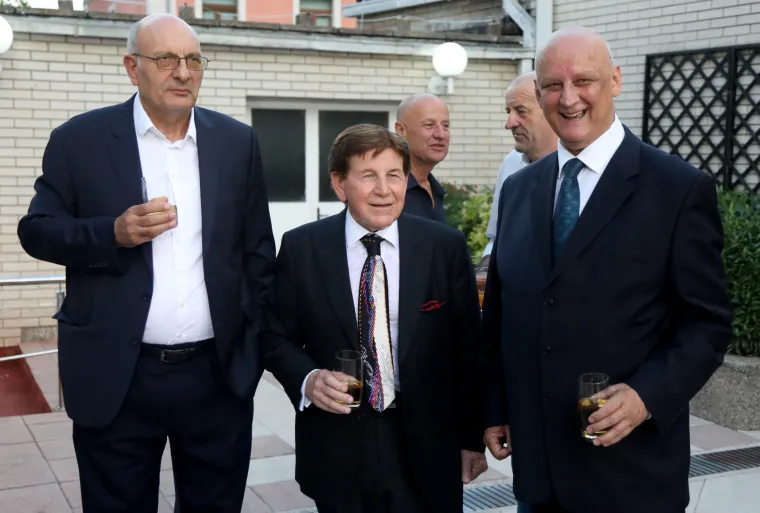 Milanovićev svečani prijem u Kninu: Svi dobro raspoloženi, slave Dan pobjede! Pogledajte tko je sve došao