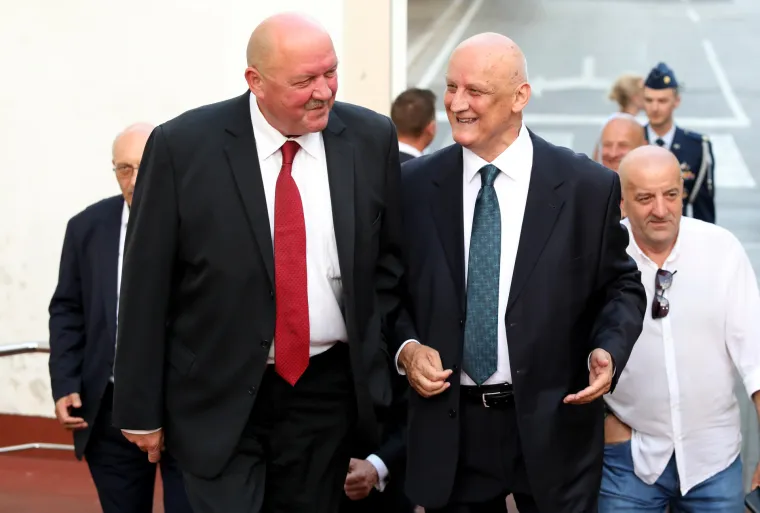 Milanovićev svečani prijem u Kninu: Svi dobro raspoloženi, slave Dan pobjede! Pogledajte tko je sve došao