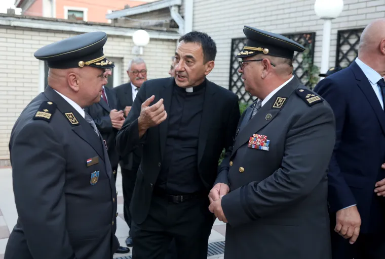 Milanovićev svečani prijem u Kninu: Svi dobro raspoloženi, slave Dan pobjede! Pogledajte tko je sve došao