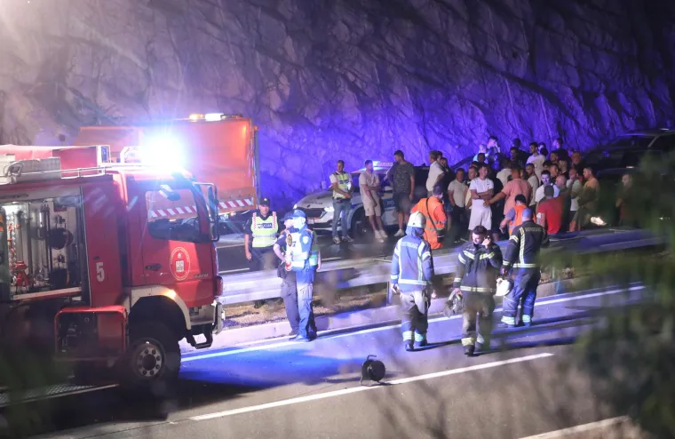 Prizori užasa nakon nesreće na autocesti A1: Tri osobe poginule, dvije se bore za život, automobili potpuno smrskani...
