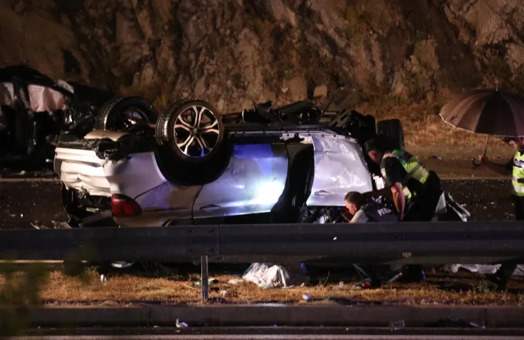Prizori užasa nakon nesreće na autocesti A1: Tri osobe poginule, dvije se bore za život, automobili potpuno smrskani...