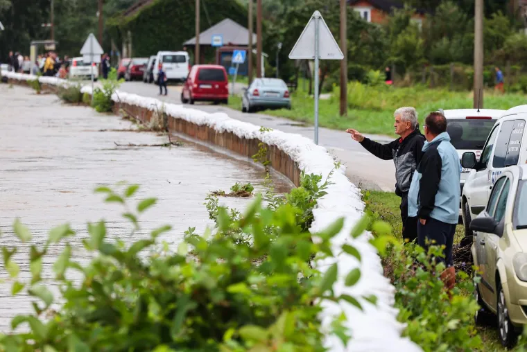 Situacija je kritična: Prizori nabujale Save izazivaju jezu, ovakvo stanje nije viđeno godinama!