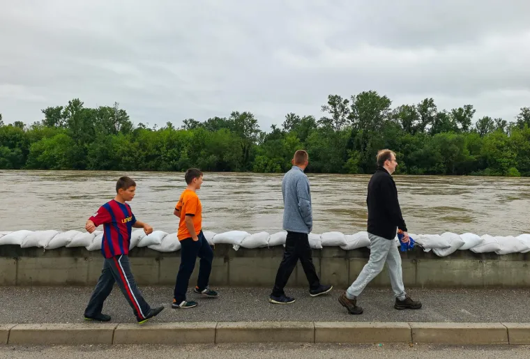 Situacija je kritična: Prizori nabujale Save izazivaju jezu, ovakvo stanje nije viđeno godinama!