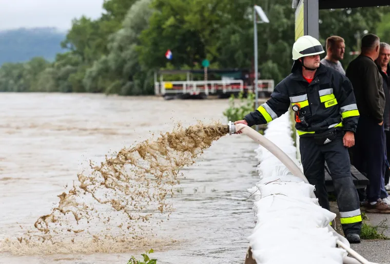 Situacija je kritična: Prizori nabujale Save izazivaju jezu, ovakvo stanje nije viđeno godinama!