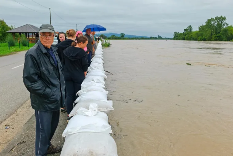 Situacija je kritična: Prizori nabujale Save izazivaju jezu, ovakvo stanje nije viđeno godinama!