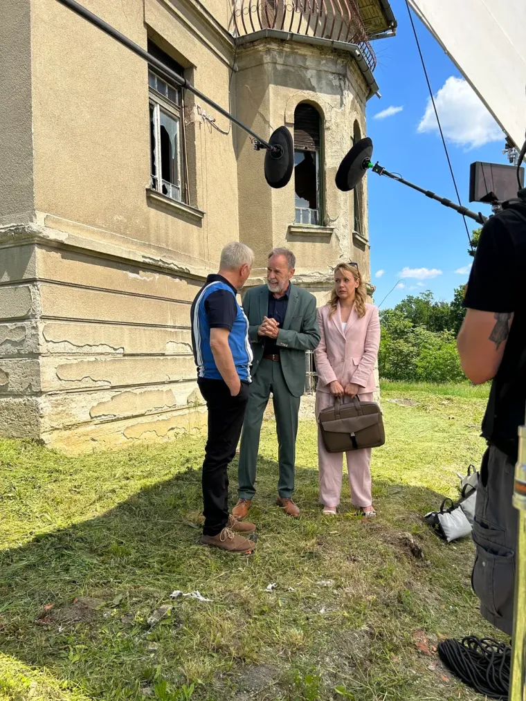 Zvijezde serije 'San snova' rade punom parom: Pogledajte kako je to kad se kamere ugase!