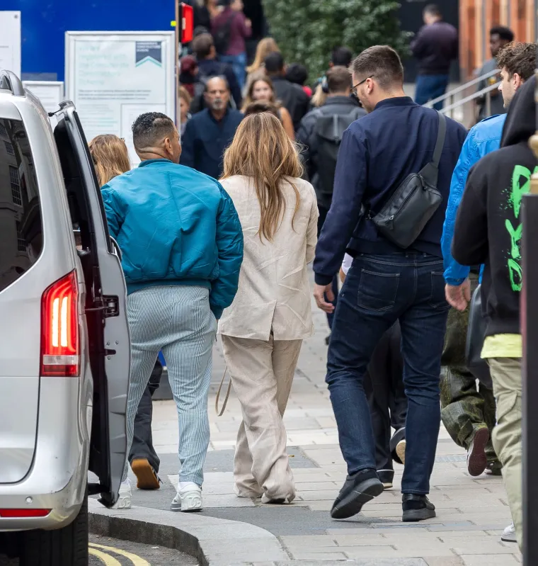 'Nemoj misliti na Bena i Garnericu, nemoj misliti na Bena i Garnericu...': Evo &scaron;to je J.Lo radila dok se njezin dragi grlio s biv&scaron;om