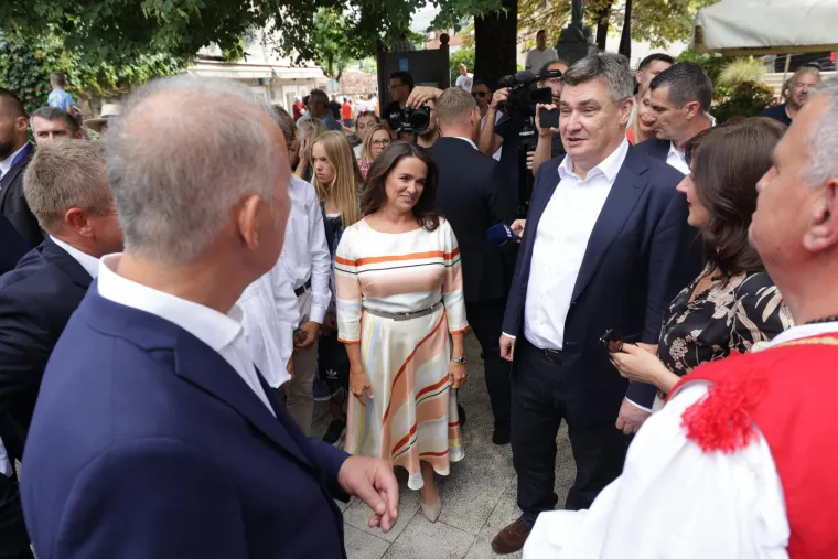 Vrh države okupio se na Sinjskoj alci, a mnoge iznenadio potez Milanovića i Plenkovića