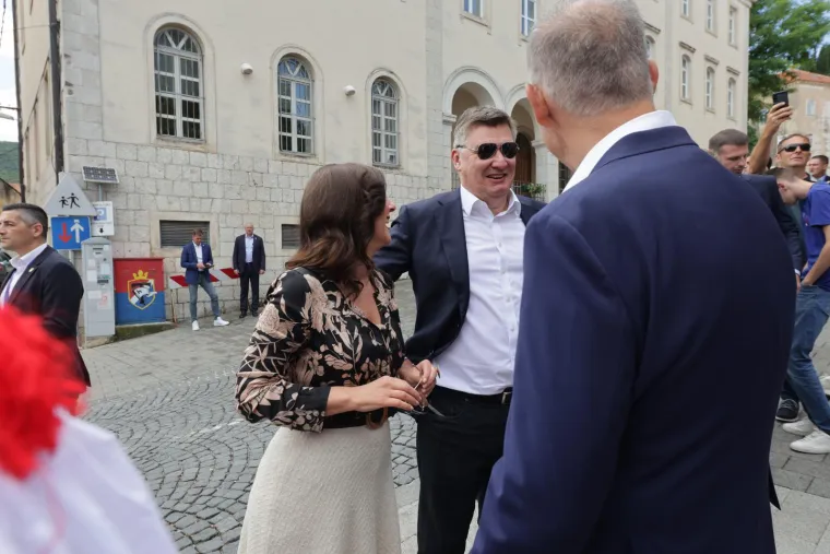 Vrh države okupio se na Sinjskoj alci, a mnoge iznenadio potez Milanovića i Plenkovića