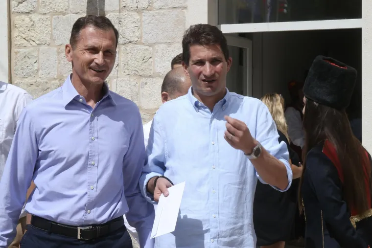 Vrh države okupio se na Sinjskoj alci, a mnoge iznenadio potez Milanovića i Plenkovića