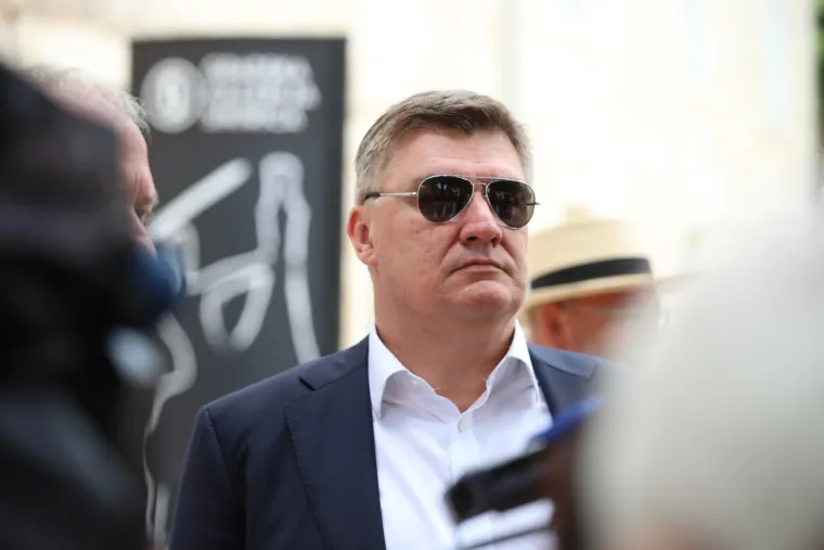 Vrh države okupio se na Sinjskoj alci, a mnoge iznenadio potez Milanovića i Plenkovića