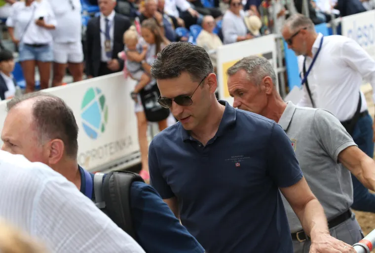 Vrh države okupio se na Sinjskoj alci, a mnoge iznenadio potez Milanovića i Plenkovića