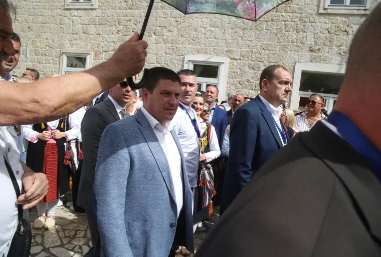Najprije u Knin, a danas se svi sjatili u Sinj:  Pogledajte tko je sve došao na 308. Alku