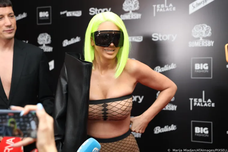 Jelena Karleu&scaron;a obrisala skoro sve objave s Instagrama: Isplivali vrući detalji njene medijske &scaron;utnje