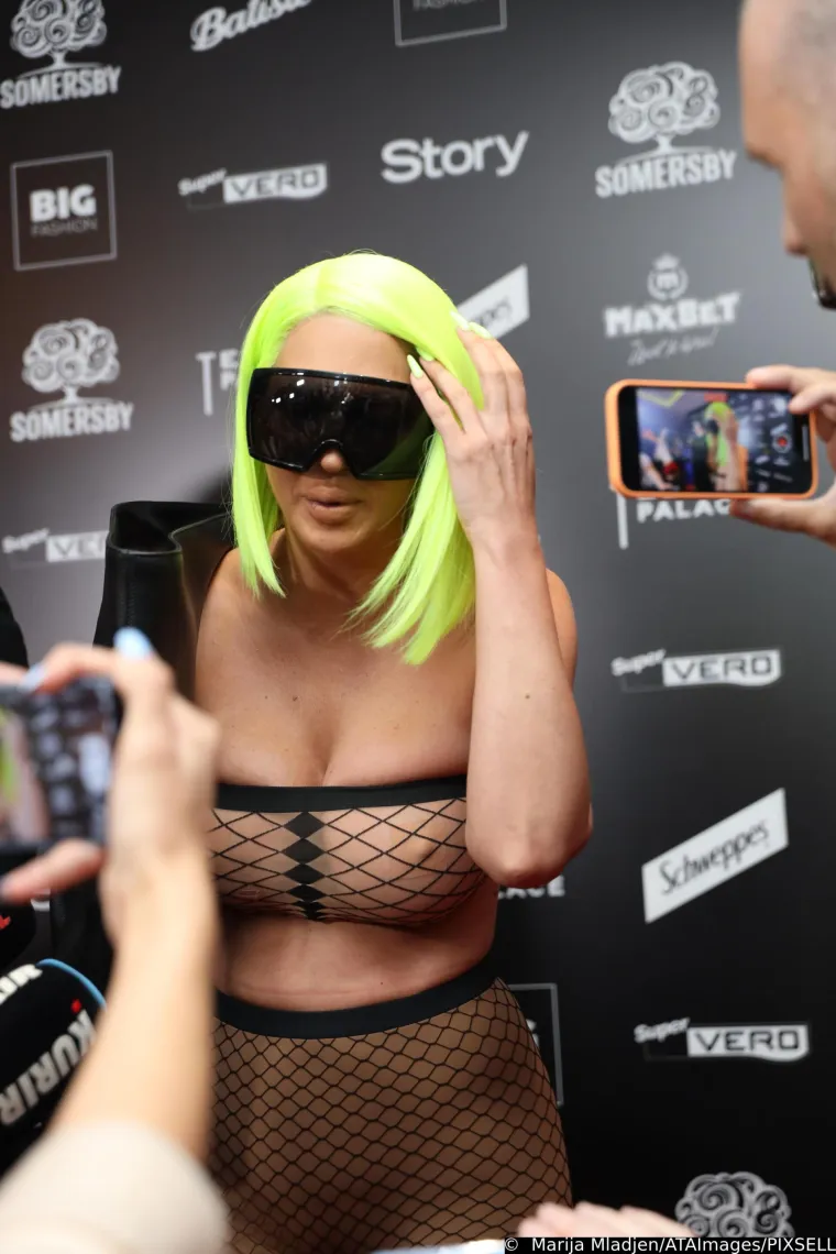 Jelena Karleu&scaron;a obrisala skoro sve objave s Instagrama: Isplivali vrući detalji njene medijske &scaron;utnje
