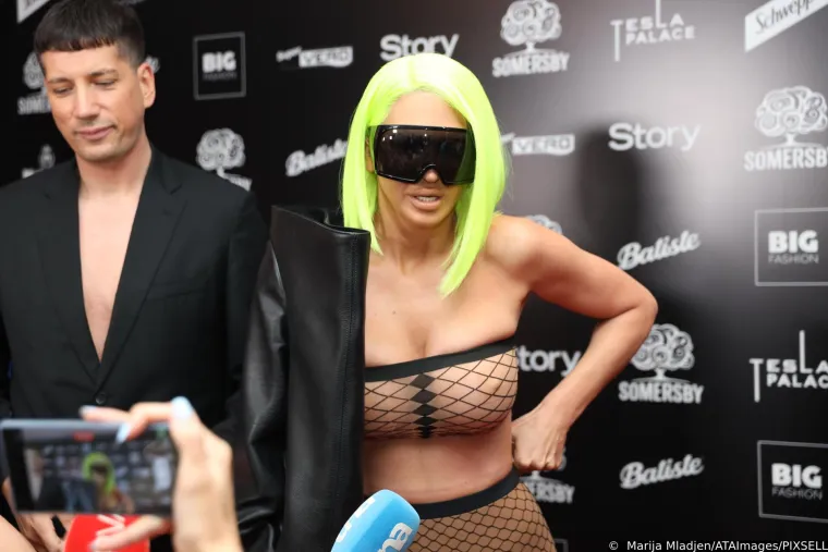 Jelena Karleu&scaron;a obrisala skoro sve objave s Instagrama: Isplivali vrući detalji njene medijske &scaron;utnje