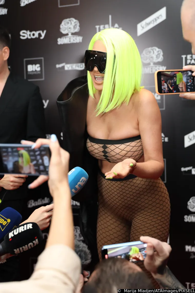 Jelena Karleu&scaron;a obrisala skoro sve objave s Instagrama: Isplivali vrući detalji njene medijske &scaron;utnje