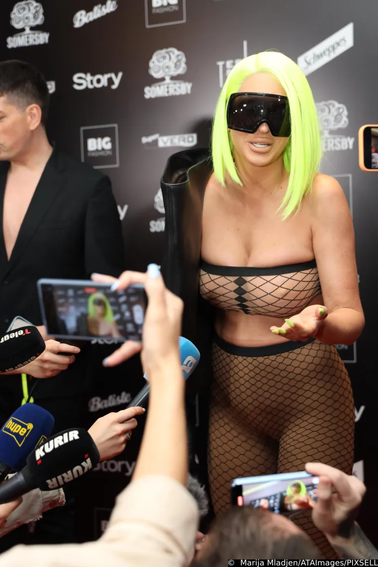 Jelena Karleu&scaron;a obrisala skoro sve objave s Instagrama: Isplivali vrući detalji njene medijske &scaron;utnje