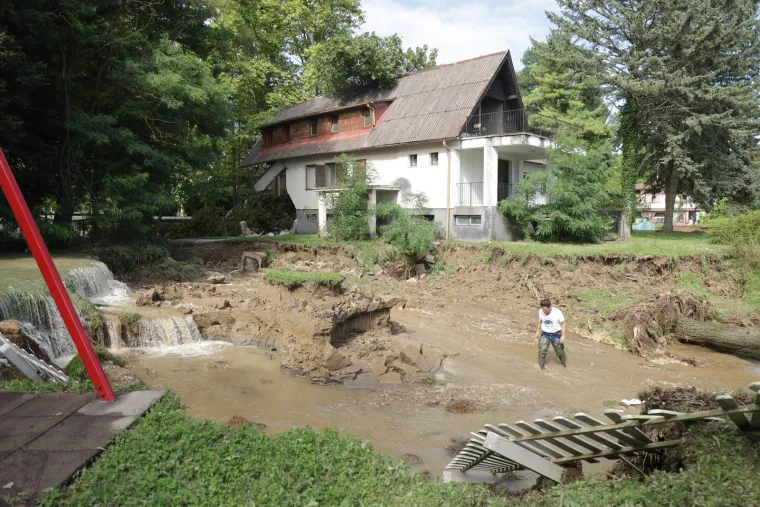 Strašne scene nakon dolaska vodene bujice: Drava napravila kaos na Šoderici, urušila se i jedna kuća