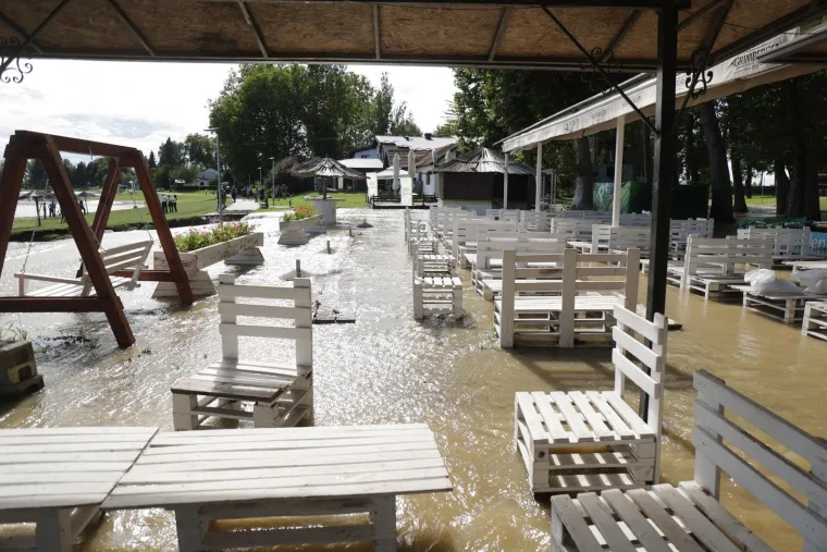Strašne scene nakon dolaska vodene bujice: Drava napravila kaos na Šoderici, urušila se i jedna kuća