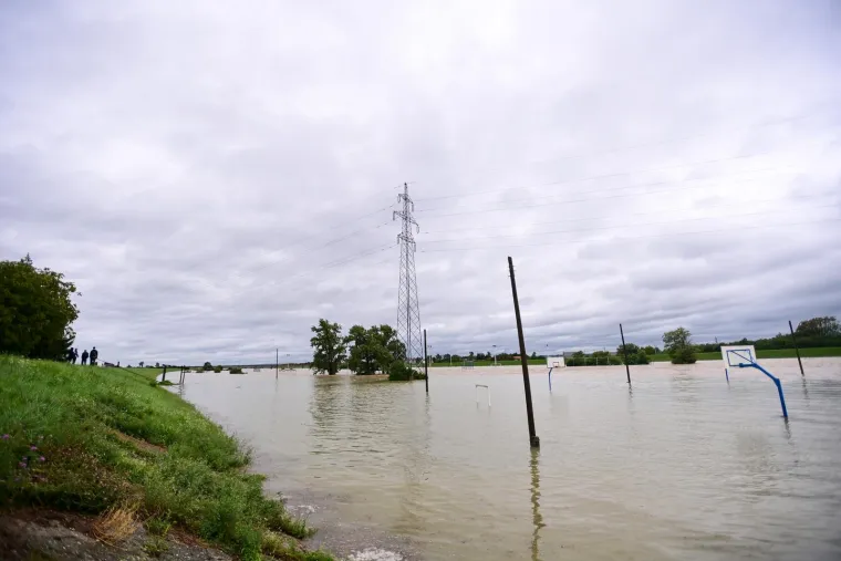 Donosimo veliki fotoizvje&scaron;taj s poplavom pogođenih područja: Prizori katastrofe pogađaju ravno u srce, borbe s bujicama su nemilosrdne