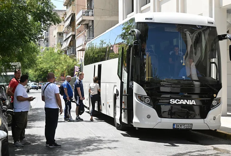 Velike mjere osiguranja: Dinamovi igrači napustili hotel u pratnji policije