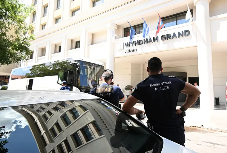 Velike mjere osiguranja: Dinamovi igrači napustili hotel u pratnji policije