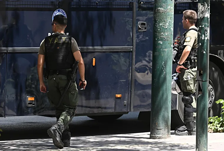 Velike mjere osiguranja: Dinamovi igrači napustili hotel u pratnji policije