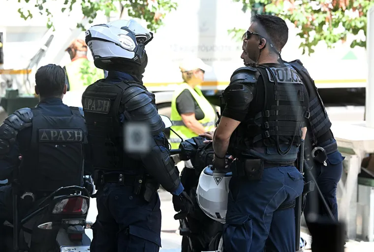 Velike mjere osiguranja: Dinamovi igrači napustili hotel u pratnji policije