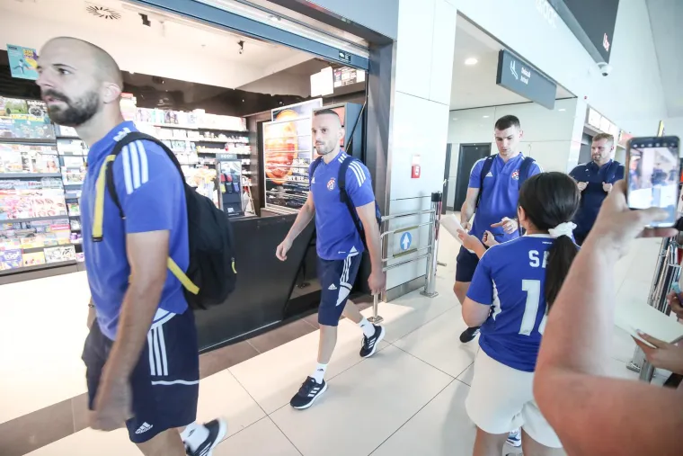 Žestok sukob navijača odgodio dvoboj u Ateni, igrači Dinama već se vratili u Zagreb