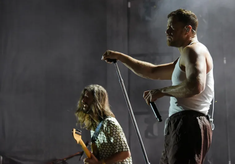 Zbog ovog mišićavka ženama se uzlupalo srce: Imagine Dragons napravio spektakl u prepunoj Puli, ali striptiz je ukrao šou
