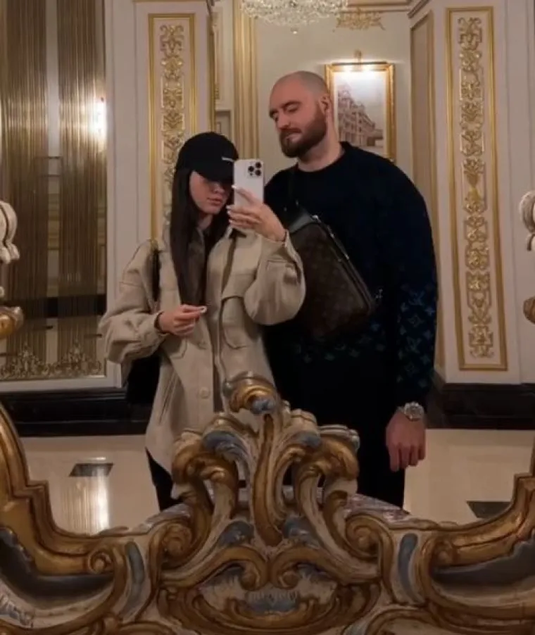&quot;Budi bogata žena s bogatim suprugom koja putuje svijetom i živi život koji je oduvijek sanjala.&quot;