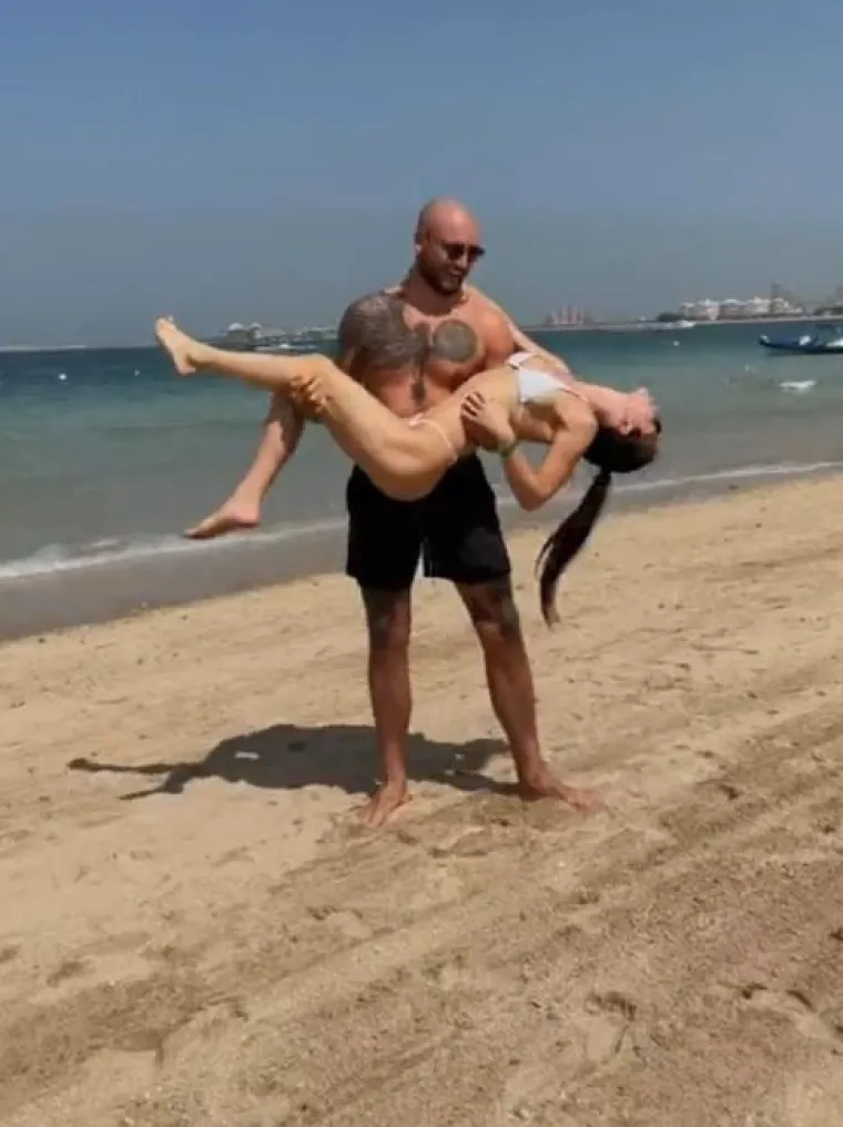 Jedna žena je osudila Sofiju zbog njenog načina života te je rekla: &ldquo;Znači, vraćamo se 100 godina unatrag da opet ovisimo o plaći mu&scaron;karca? Sjajna poruka.&rdquo;