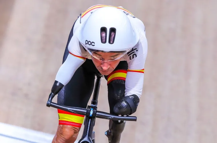 Parabiciklist bez obje ruke osvojio naslov svjetskog prvaka. Za nagradu dobio ručni sat