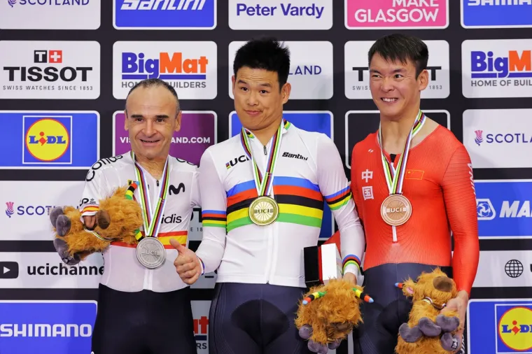 Parabiciklist bez obje ruke osvojio naslov svjetskog prvaka. Za nagradu dobio ručni sat