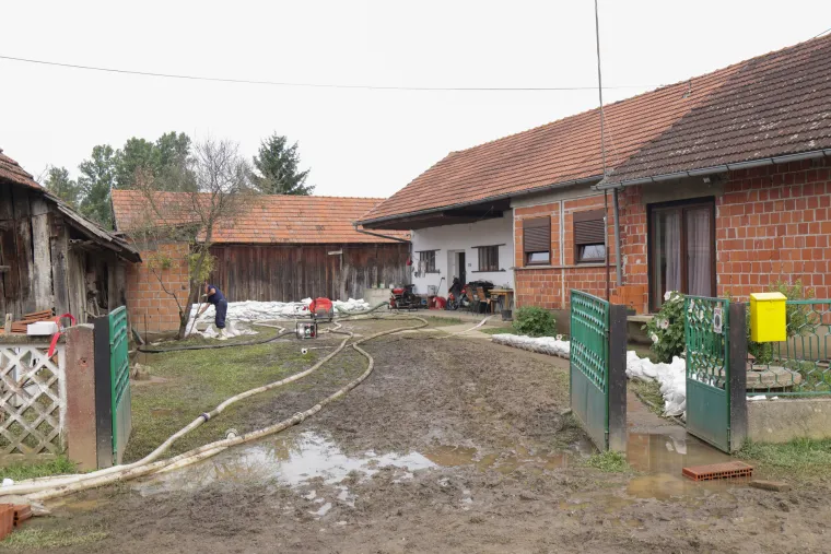 Još uvijek kritična situacija u Podravini! Ovako danas izgleda Drnje